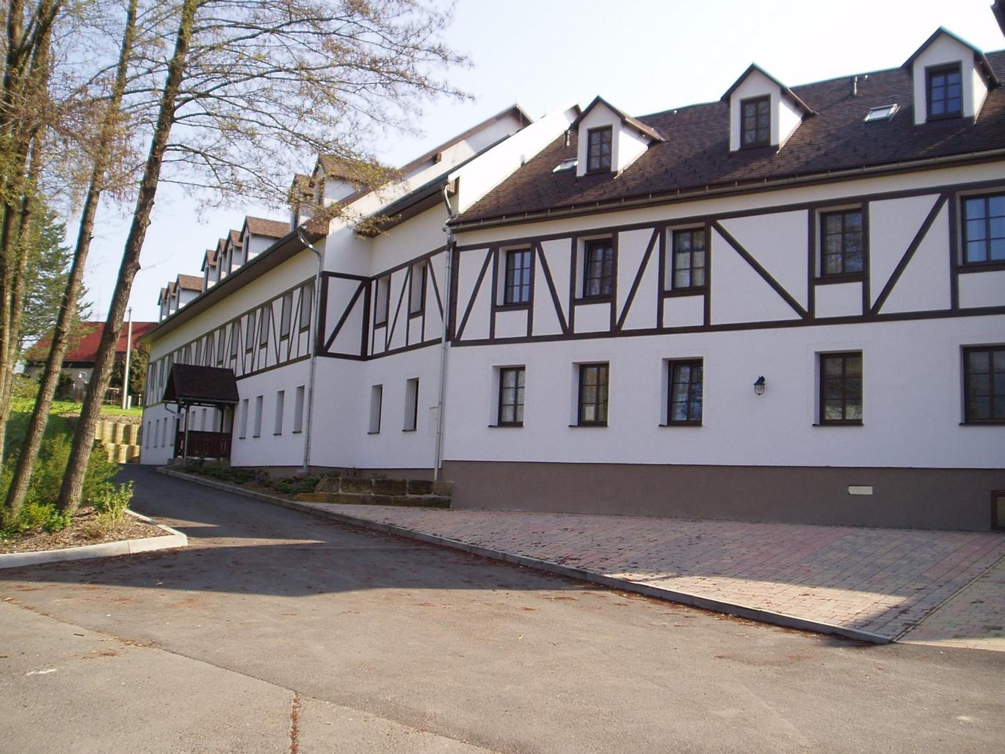 Restaurace A Penzion Ceska Hospoda Heřmanice Dış mekan fotoğraf