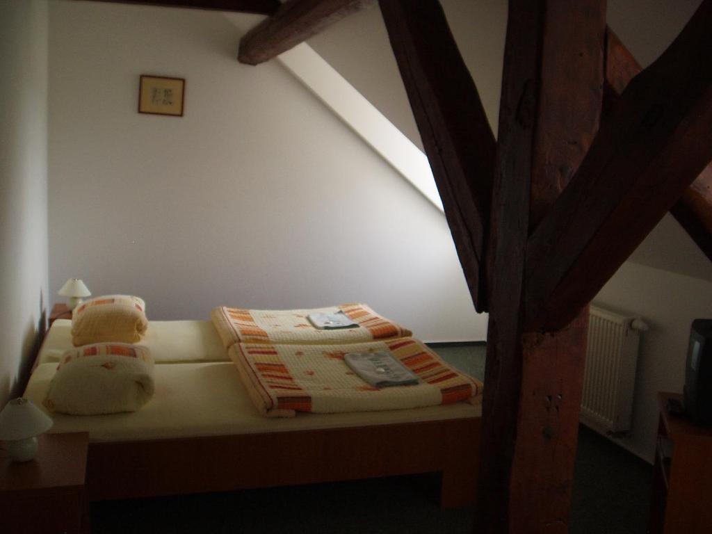 Restaurace A Penzion Ceska Hospoda Heřmanice Oda fotoğraf
