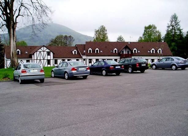 Restaurace A Penzion Ceska Hospoda Heřmanice Dış mekan fotoğraf